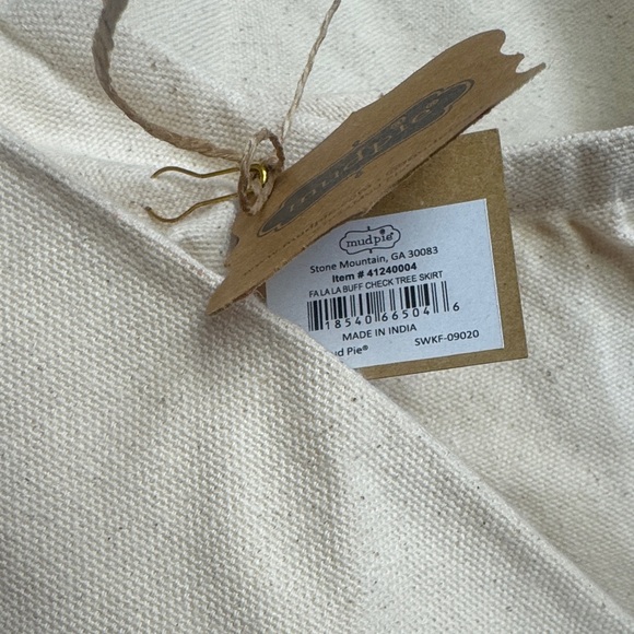 Plaid Cream and Red Christmas TreeSkirt - Picture 2 of 4